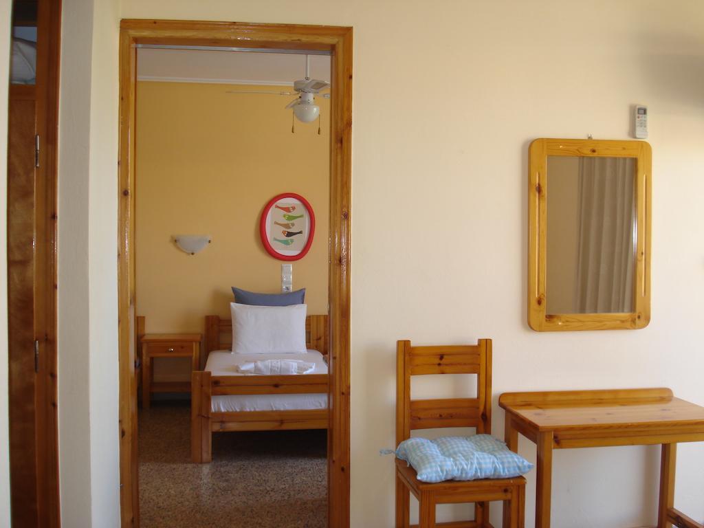 נאוס פירגוס Kochili Apartments חדר תמונה